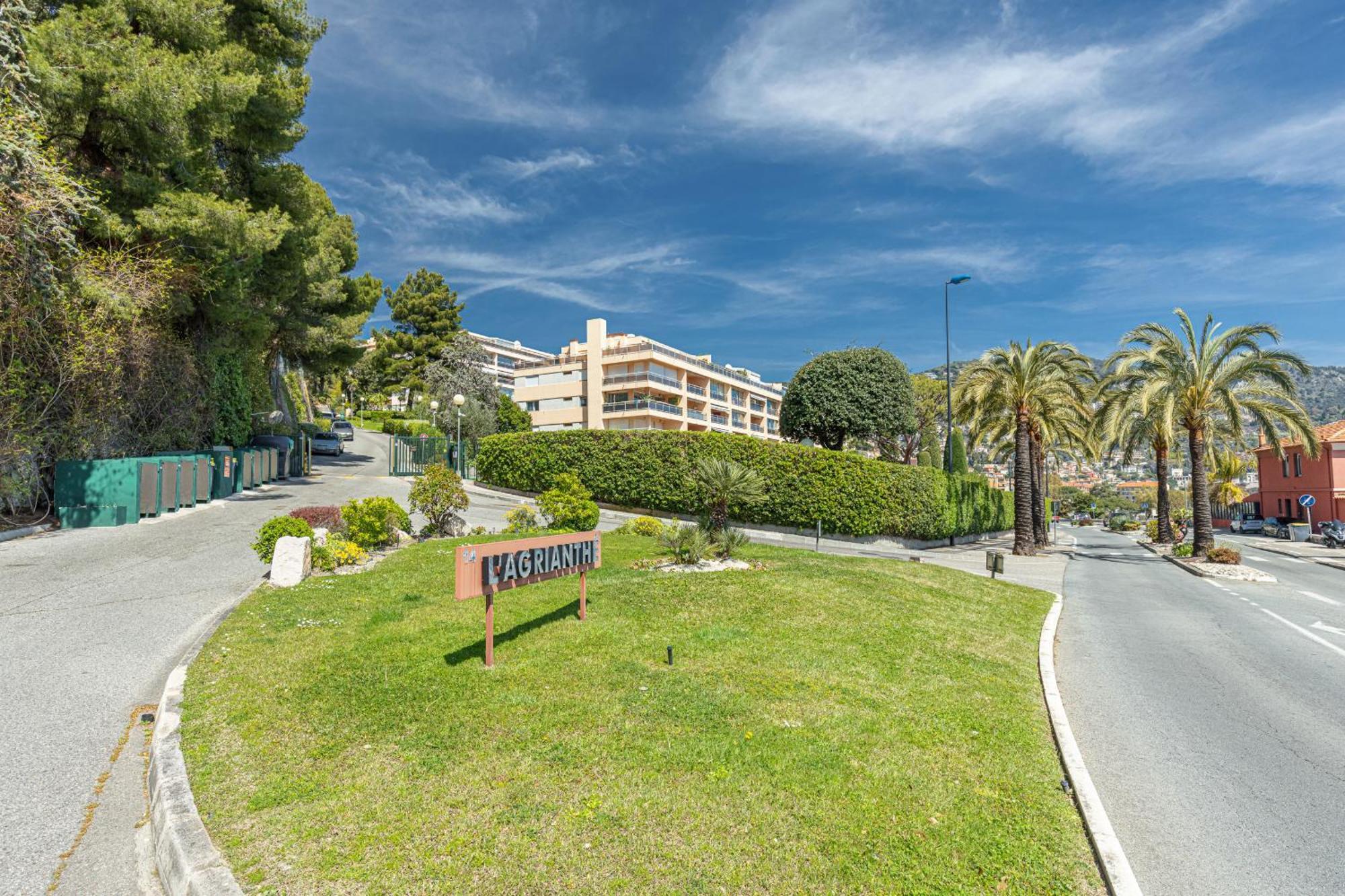 2 Bdr Villefranche-Sur-Mer Sea View Parking And Swimming Pool Exterior photo